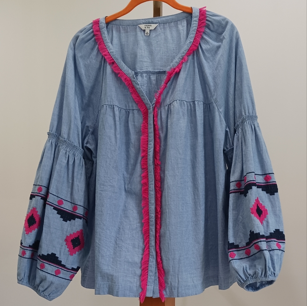 Crown and Ivy Snap Button Top Pink Fringe Women's Large